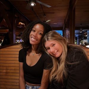 Meet your Posher, Ellis